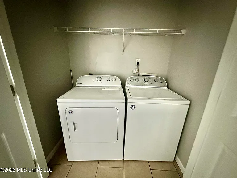 301 Lac Bleu Ave #B — Photo 11