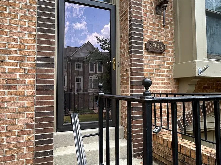 3945 Valley Ridge Dr — Photo 1