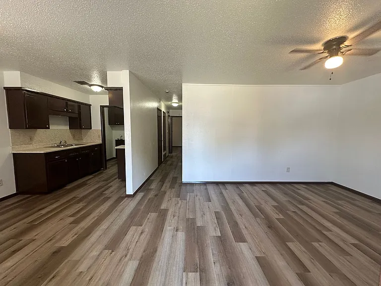 321 W Michael Dr — Photo 8