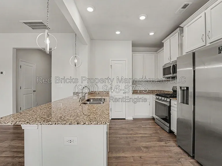 8151 Sheffield Dr — Photo 10