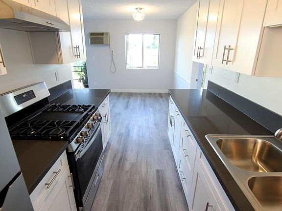 2nd image of 4663 Rosewood Ave APT 15