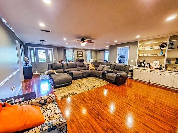4th image of 113 Meadowview Dr