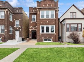 1520 E 72nd St, Chicago, IL