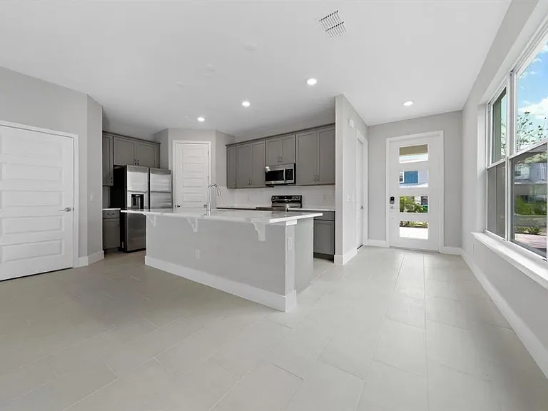 7845 Spectrum Dr — Photo 7