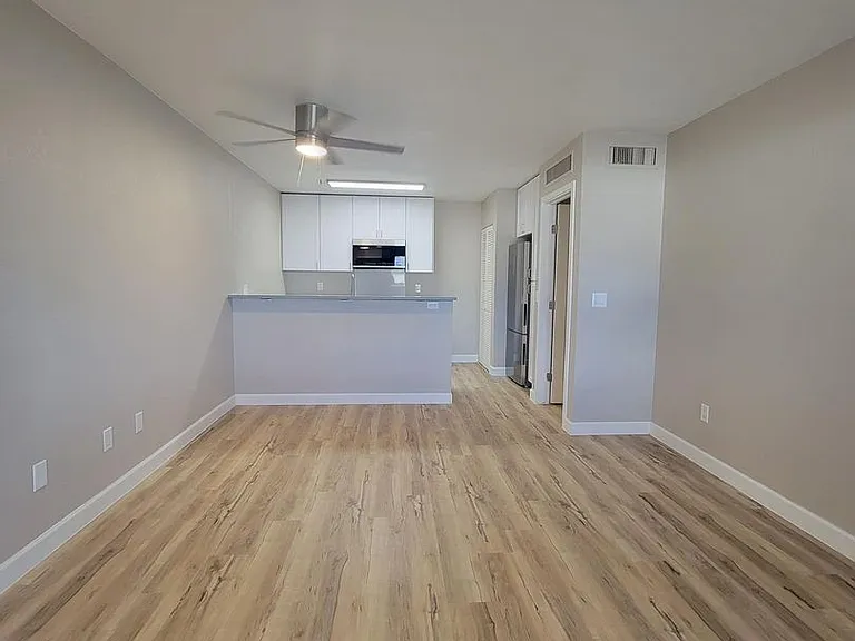 Sand Pebble Community *Renovated Units — Photo 43