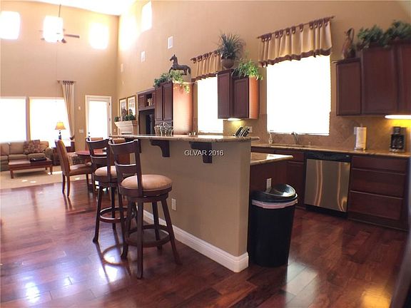 3rd image of 1318 Surrey Downs Ln #0
