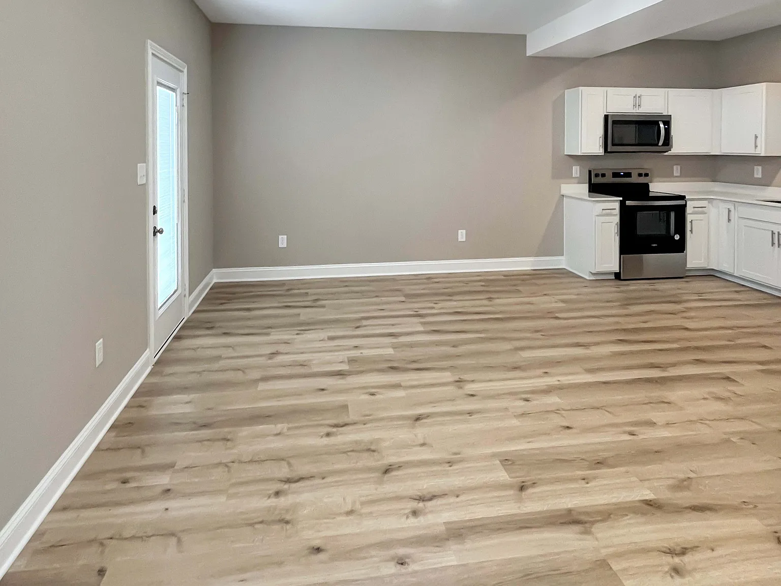 2 bed, 2.5 bath, 1550 sqft, $1,495 — Photo 2
