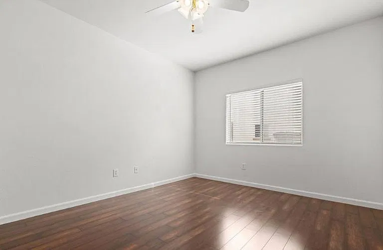 5650 E Sahara Ave — Photo 2