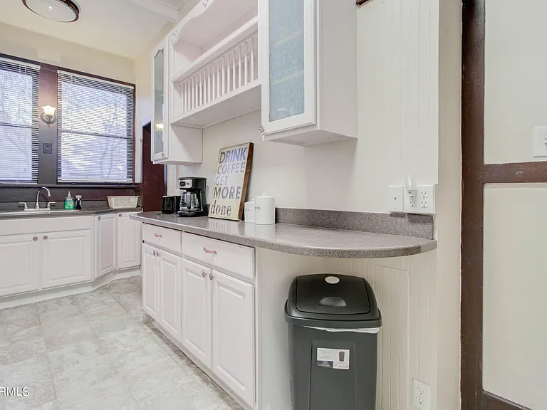 385 S Broad St — Photo 23
