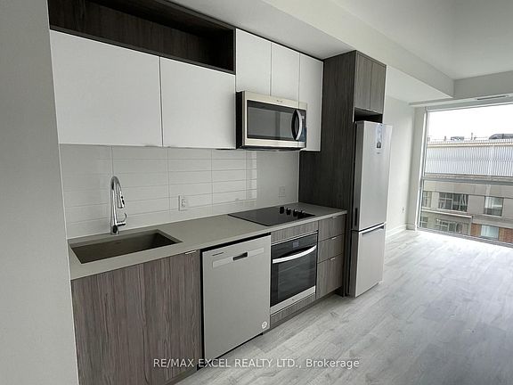 4th image of 60 Princess St #914