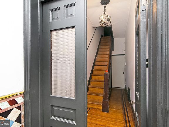 2nd image of 1519 W Westmoreland St #1