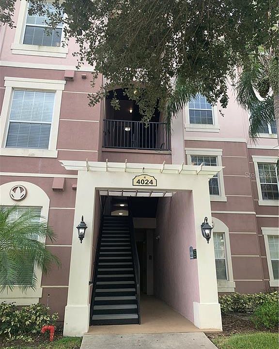 1st image of 4024 Breakview Dr