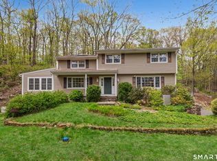 16 Twixt Hills Rd, Ridgefield, CT 06877