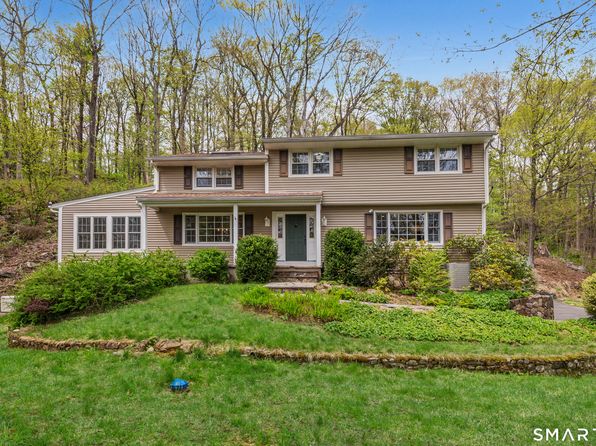 16 Twixt Hills Rd