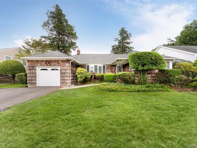 9 Eaton Road, Syosset, NY, 11791