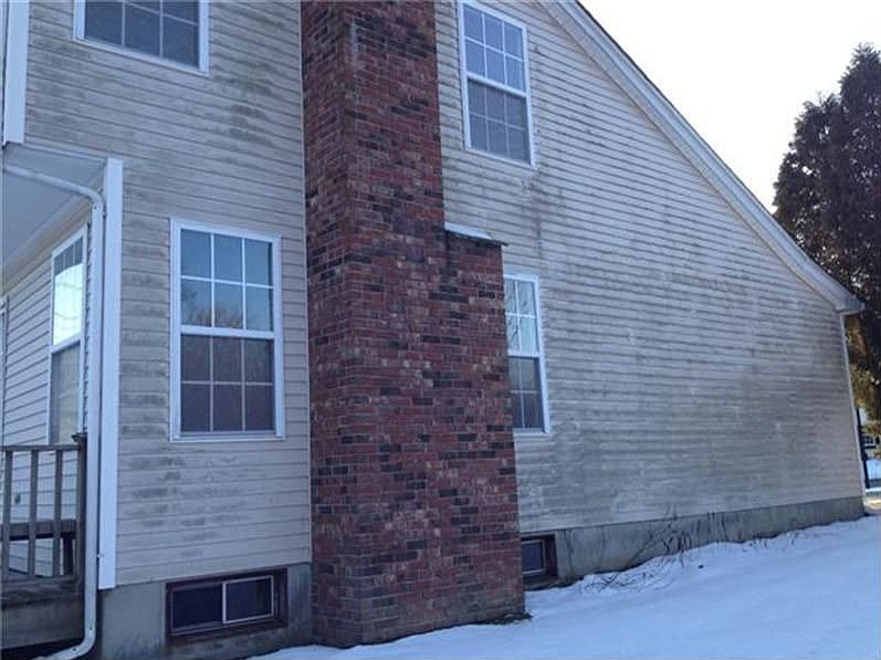 2nd image of 550 Acorn Ln