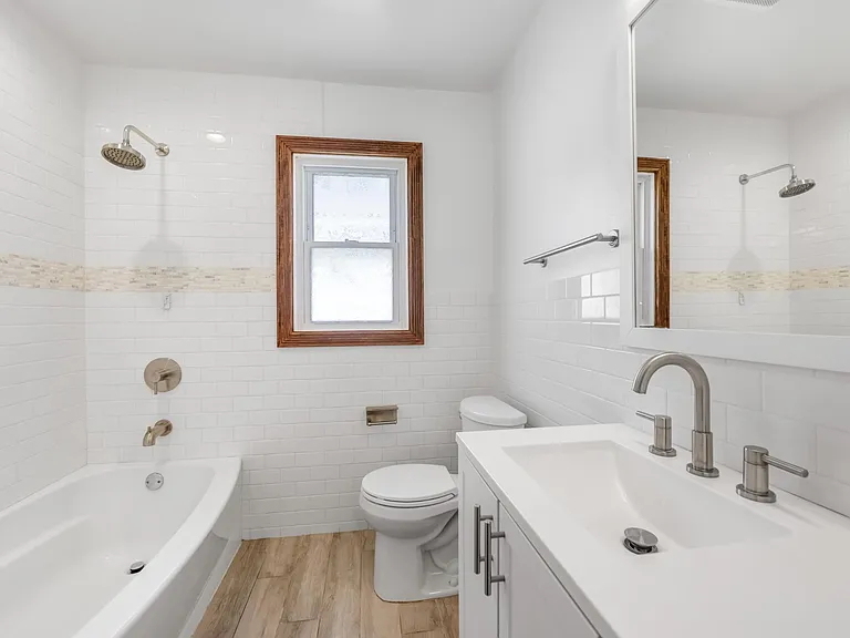 262 James St — Photo 16