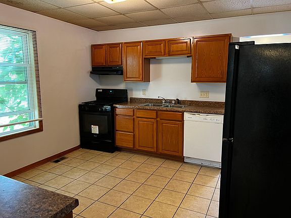 2nd image of 674 Hawthorne Ave E Unit 1