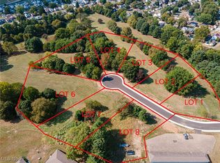 6 Country Club Dr, Coshocton, OH 43812