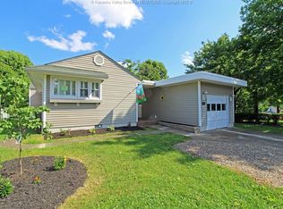 4621 Country Club Blvd, South Charleston, WV 25309