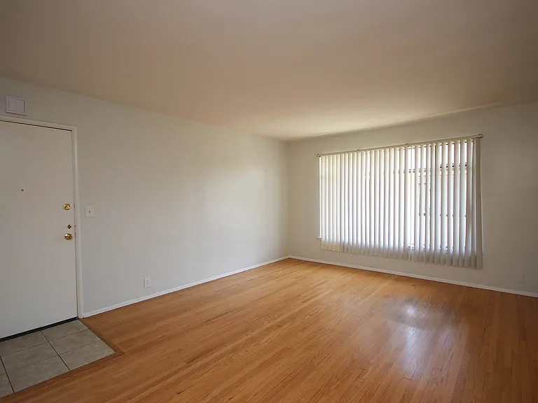 343 S Madison Ave #4 — Photo 5