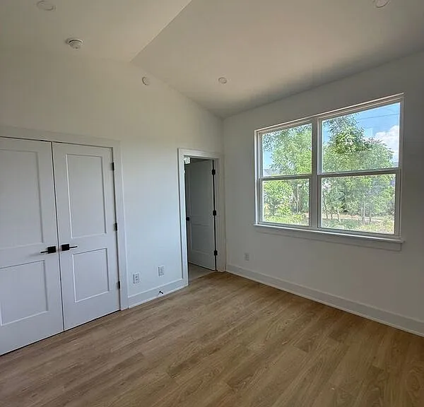 2710 Coronet Way — Photo 34