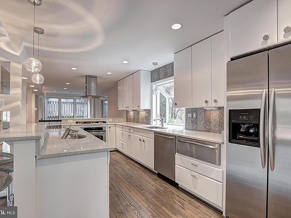 3rd image of 5331 Black Oak Dr