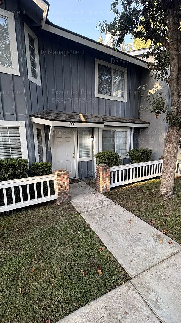 2600 Brookside Dr — Photo 1