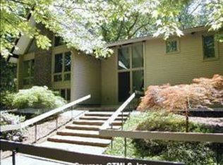 21 Guernsey Ln, Avon, CT 06001