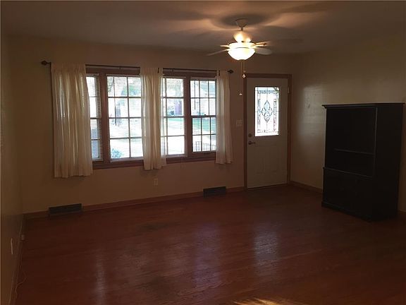 4th image of 3316 S Claremont Ave