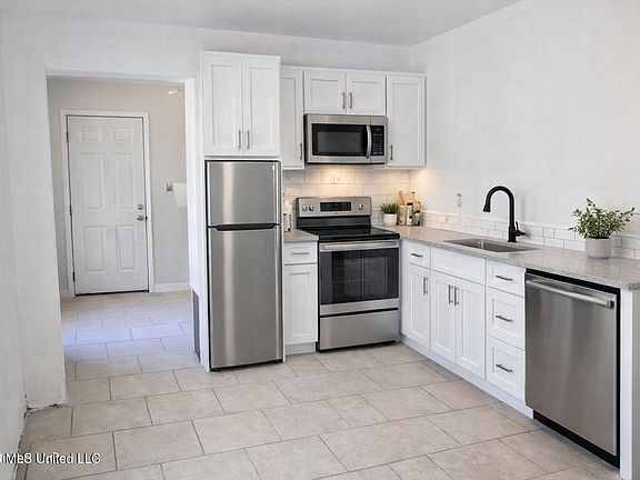 4th image of 4815 Old Pass Rd