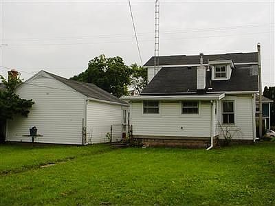 2nd image of 109 N 1st St