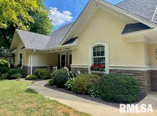 510 E Chestnut St, Chatham, IL 62629