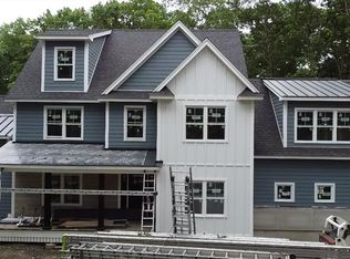 104 King George Dr, Boxford, MA 01921