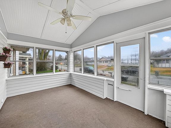 4th image of 228 Tonti St