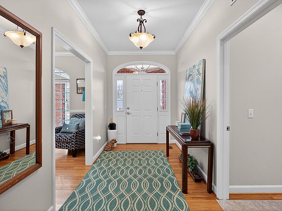 5th image of 10824 Daffodil Cir