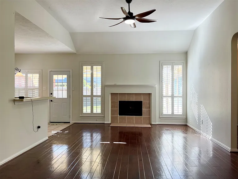 4630 Jaymar Dr — Photo 5