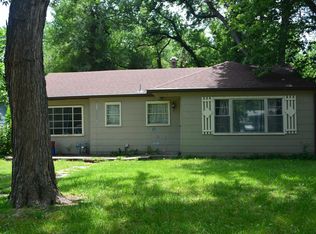 2305 SW 25th Dr, Topeka, KS 66611
