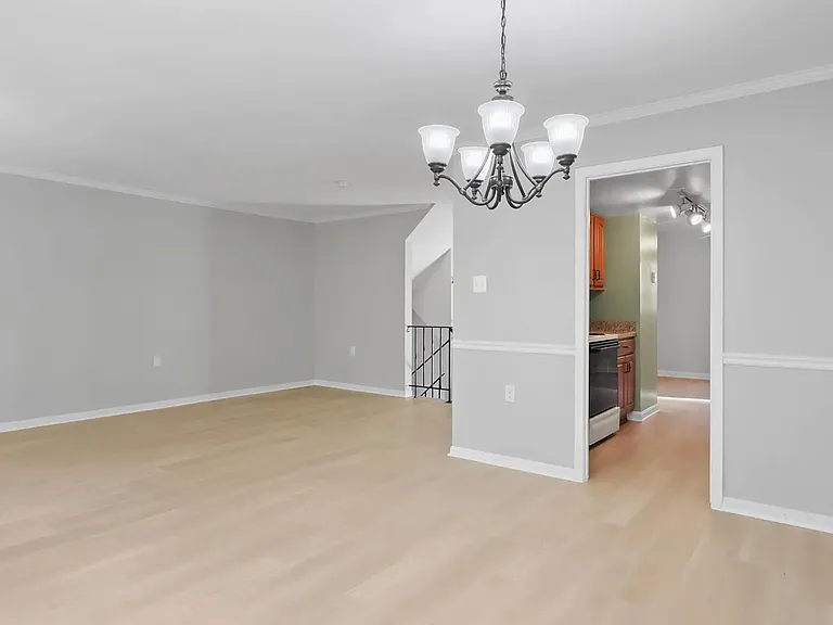 12231 Cinnamon St — Photo 2