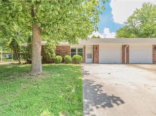 1901 Joye St APT B, Springdale, AR 72762