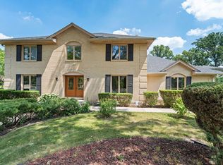 901 Burr Oak Ct, Oak Brook, IL 60523
