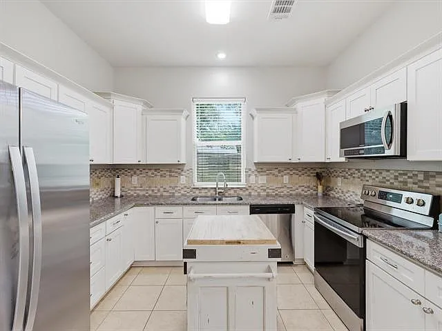 4261 Carlene — Photo 16