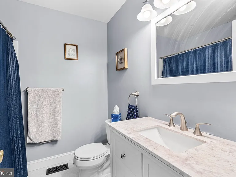 139 Carriage Ln — Photo 11