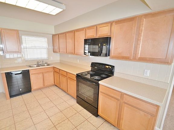 2nd image of 5327 Hillock Way