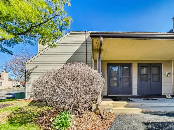 3305 Beacon St Unit 67, North Chicago, IL 60064