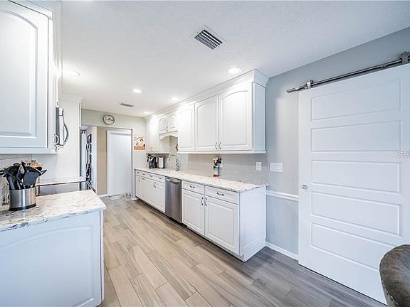 5th image of 1609 Woodmar Dr