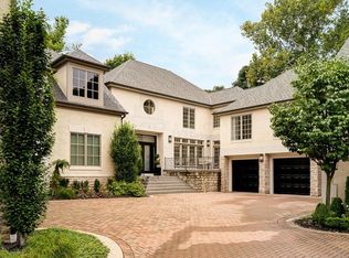 16 Lyonsgate Rd, Columbus, OH 43209