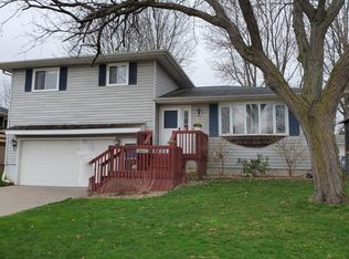 2223 Seneca St, Burlington, IA 52601