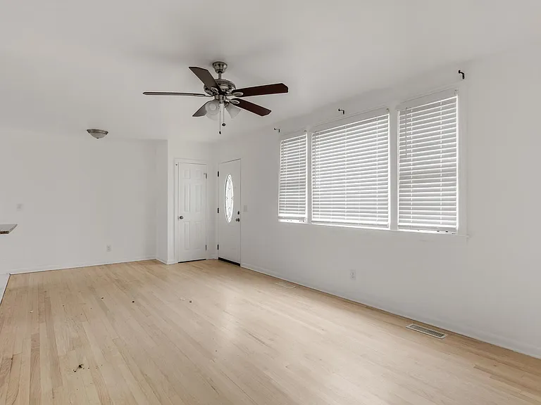 425 Perkins Dr — Photo 8