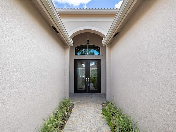 4th image of 5008 Emerald Isle Dr